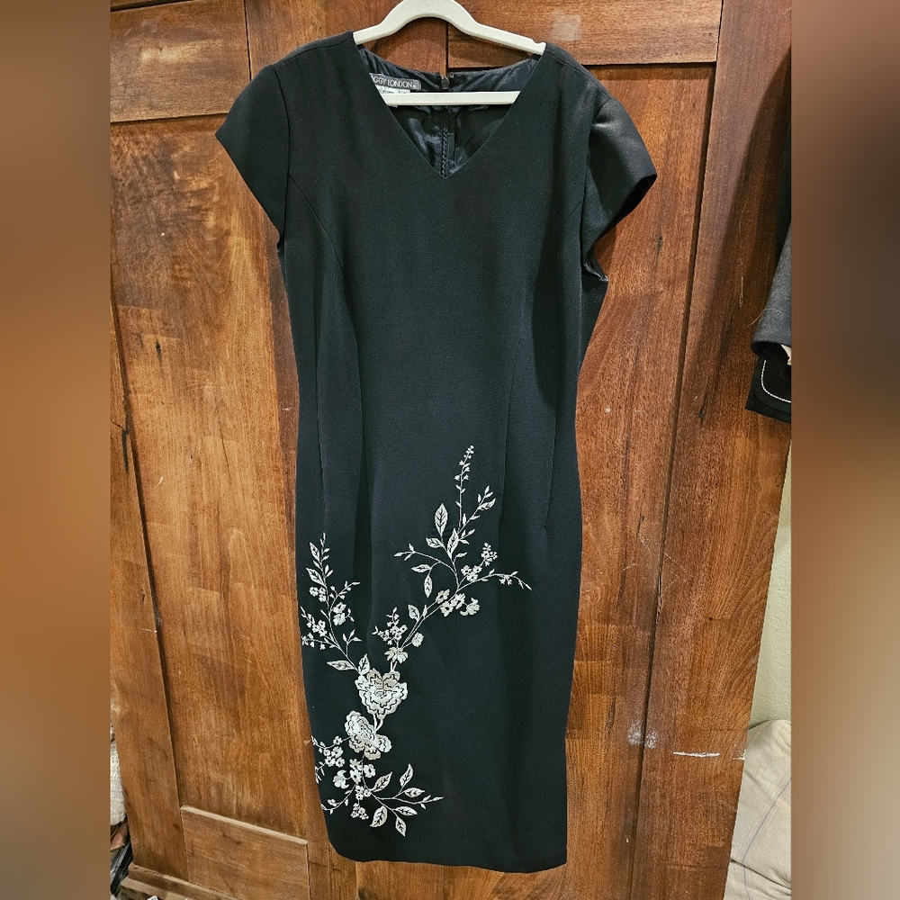 Maggie London Midi Dress